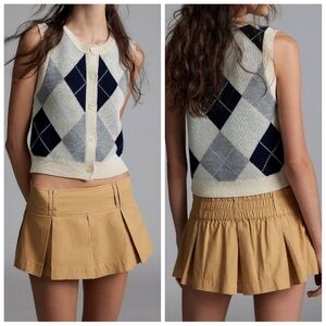 NWT UO Kimchi Blue Blaire Micro Pleated Shorts, Low Rise, Smocked Back Waist.